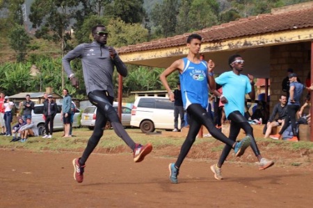 La Ciencia detrás de las Nuevas Zapatillas de Atletismo “Super Spikes”